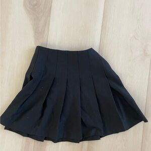 H&M Black Pleated Mini Skirt